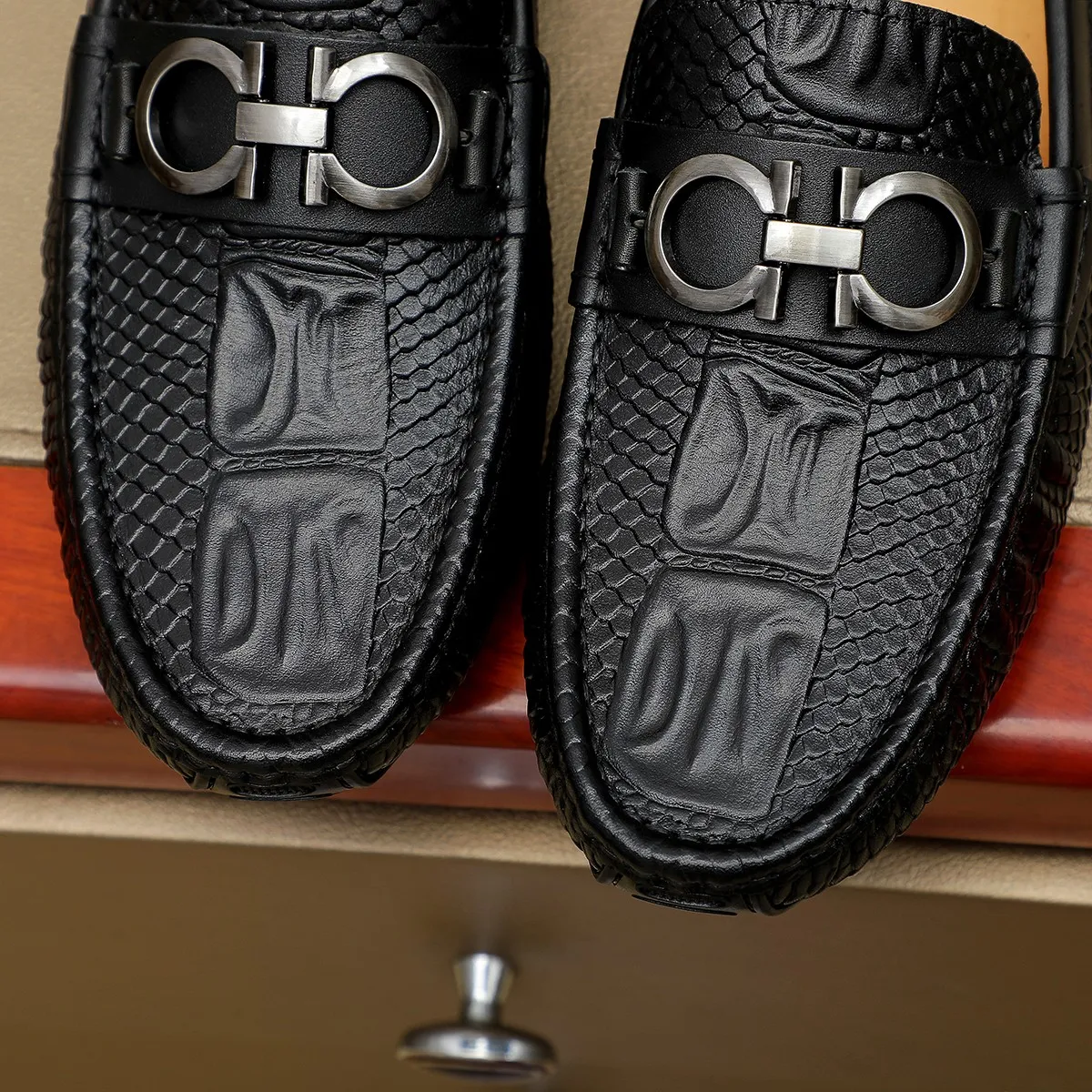 Men's shoes 💰360 🕷🕷【Ferragamo】Ferragamo Popular fashionable casual slip-on shoes🇨🇳Official website counter 1:1 production, original mold opening💯Good quality visible, imported high-end first-layer calfskin, luxurious pigskin lining🌿Very clear texture, high-quality waterproof, non-slip and wear-resistant outsole🎋High quality and low price, truly handmade🍓Color, code number 38-45